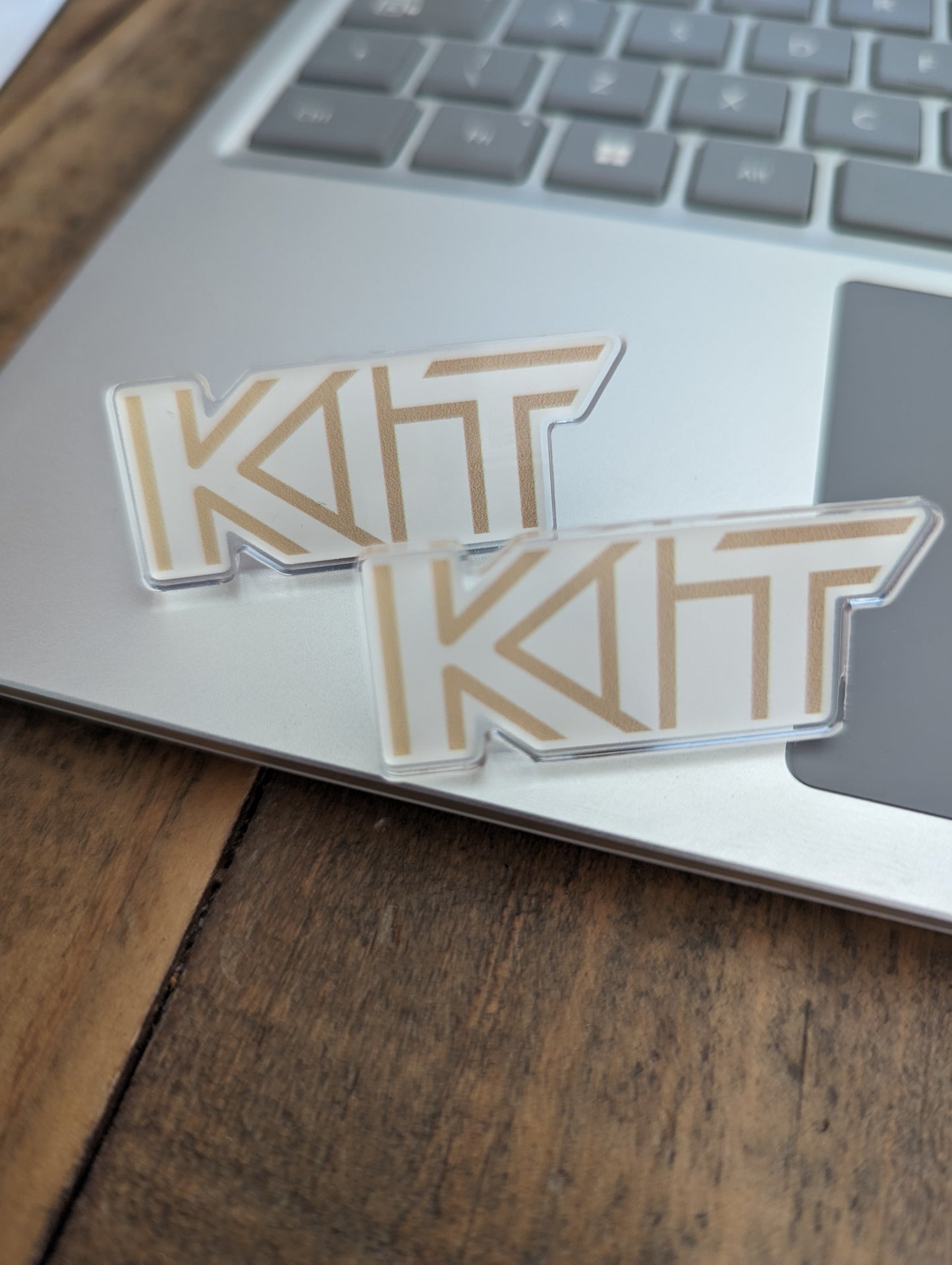 KIT MAG PIN BADGE